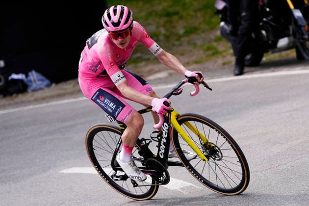 Denmark™s Jonas Vingegaard Hansen of Team Visma Lease A Bike during Stage 16 of the Giro d™Italia, from Bellinzona to CarÃ¬, Switzerland, Tuesday, May 26, 2026.  Copyright: xFabioxFerrari LaPressex