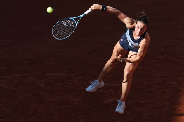 ROLAND GARROS PHOTOPQR LE PARISIEN Le Parisien Arnaud Journois ; PARIS ; 26 05 2026 ; Paris. Stade Roland Garros, le 26 mai 2025. Tennis. Internationaux de France de Roland Garros. 1er tour simple dames. Lois Boisson vs Anna Kalinskaya Photo Le Parisien Arnaud Journois Roland Garros French Open tennis tournament, in Paris, France, on 26 May 2026