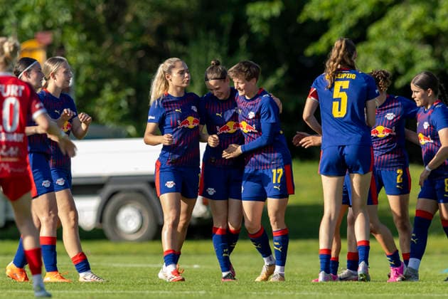 Regionalliga Nordost Frauen: 1. FFV Erfurt vs. RB Leipzig II; Erfurt; 26.05.2026 Jubel, Natalie Grenz ( 21; RasenBallsport Leipzig II) (links) und Sarah Dittrich ( 17; RasenBallsport Leipzig II) (rechts) Regionalliga Nordost Frauen: 1. FFV Erfurt vs. RB Leipzig II; Sportforum Johannesplatz Erfurt; 26.05.2026 Copyright: xBEAUTIFULxSPORTS Duehringx