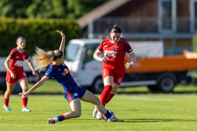 Regionalliga Nordost Frauen: 1. FFV Erfurt vs. RB Leipzig II; Erfurt; 26.05.2026 Mia Werner ( 10; RasenBallsport Leipzig II) gegen Emily Nüßner ( 13; 1. FFV Erfurt) Regionalliga Nordost Frauen: 1. FFV Erfurt vs. RB Leipzig II; Sportforum Johannesplatz Erfurt; 26.05.2026 *** Regionalliga Nordost Frauen 1 FFV Erfurt vs RB Leipzig II Erfurt 26 05 2026 Mia Werner 10 RasenBallsport Leipzig II vs Emily Nüßner 13 1 FFV Erfurt Regionalliga Nordost Frauen 1 FFV Erfurt vs RB Leipzig II Sportforum Johannesplatz Erfurt 26 05 2026 Copyright: xBEAUTIFULxSPORTS Duehringx