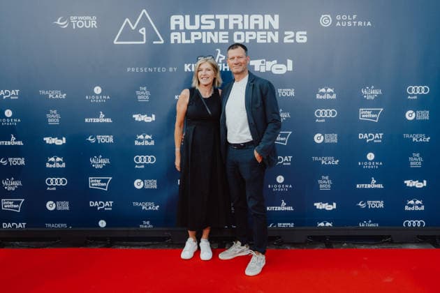 GOLF - Austrian Alpine Open KITZBUEHEL,AUSTRIA,26.MAY.26 - GOLF - DP World Tour, Austrian Alpine Open, GC Kitzbuehel-Schwarzsee-Reith, preview. Image shows a participant and Stephan Eberharter.  GEPAxpictures xAlexanderxSolc