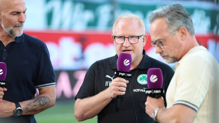 26.05.2026, xrekx, Fussball 2.Bundesliga Relegation, SpVgg Greuther Fuerth - Rot-Weiss Essen v.l. Heiko Vogel Trainer (SpVgg Greuther Fuerth) (DFL DFB REGULATIONS PROHIBIT ANY USE OF PHOTOGRAPHS as IMAGE SEQUENCES and or QUASI-VIDEO) Fuerth