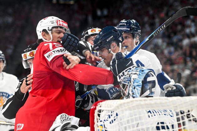 ZURICH, SWITZERLAND - MAY 26: Calvin Thurkauf of Switzerland L) against Mikko Lehtonen of Finland R) during the 2026 IIHF Ice hockey, Eishockey World Championship, WM, Weltmeisterschaft Switzerland game between Switzerland and Finland at Swiss Life Arena on May 26, 2026 in Zurich, Zurich. Zurich Swiss Life Arena Zurich Switzerland Copyright: xJustPictures.ch AndreaxBrancax jp-en-EuSpIm-JP7_ANB_SuiFin_26052026_7705