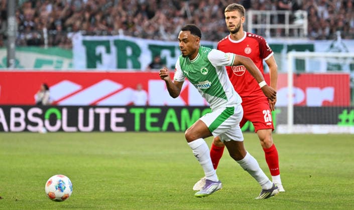 26.05.2026 - Fussball - Saison 2025 2026 - Relegation 2. Fussball Bundesliga - Hinspiel: SpVgg Greuther Fürth ( Kleeblatt ) - Rot Weiss Essen RWE - Sportfoto Zink - xwoxzix - DFL regulations prohibit any use of photographs as image sequences and or quasi-video - only for editorial use - ^Sacha Banse Bansé (6, SpVgg Greuther Fürth ) Torben Müsel (26, Rot-Weiss Essen )