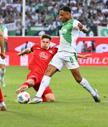 26.05.2026 - Fussball - Saison 2025 2026 - Relegation 2. Fussball Bundesliga - Hinspiel: SpVgg Greuther Fürth ( Kleeblatt ) - Rot Weiss Essen RWE - Sportfoto Zink - xwoxzix - DFL regulations prohibit any use of photographs as image sequences and or quasi-video - only for editorial use - Sacha Banse Bansé (6, SpVgg Greuther Fürth , rechts )
