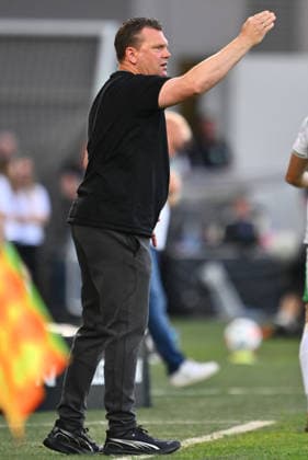 26.05.2026 - Fussball - Saison 2025 2026 - Relegation 2. Fussball Bundesliga - Hinspiel: SpVgg Greuther Fürth ( Kleeblatt ) - Rot Weiss Essen RWE - Sportfoto Zink - xwoxzix - DFL regulations prohibit any use of photographs as image sequences and or quasi-video - only for editorial use - Uwe Koschinat (Trainer Rot-Weiss Essen )