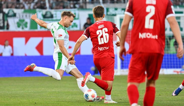 26.05.2026 - Fussball - Saison 2025 2026 - Relegation 2. Fussball Bundesliga - Hinspiel: SpVgg Greuther Fürth ( Kleeblatt ) - Rot Weiss Essen RWE - Sportfoto Zink - xwoxzix - DFL regulations prohibit any use of photographs as image sequences and or quasi-video - only for editorial use - Jannik Dehm ( 23, SpVgg Greuther Fürth ) Torben Müsel (26, Rot-Weiss Essen )