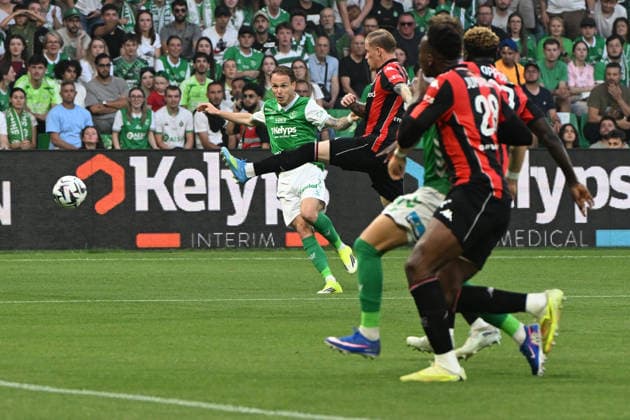 Footbal : AS Saint Etienne v OGC Nice - Barrage ligue 1 - ligue 2 Irvan CORDONA of Saint Etienne during the Ligue 2 BKT match between AS Saint-Etienne and OGC Nice Ligue 1-Ligue 2 playoff first leg at Stade Geoffroy-Guichard Saint Etienne on May 26, 2026 in Saint-Etienne, France. SAINT ETIENNEFrance  Copyright: xMouradxAllilix