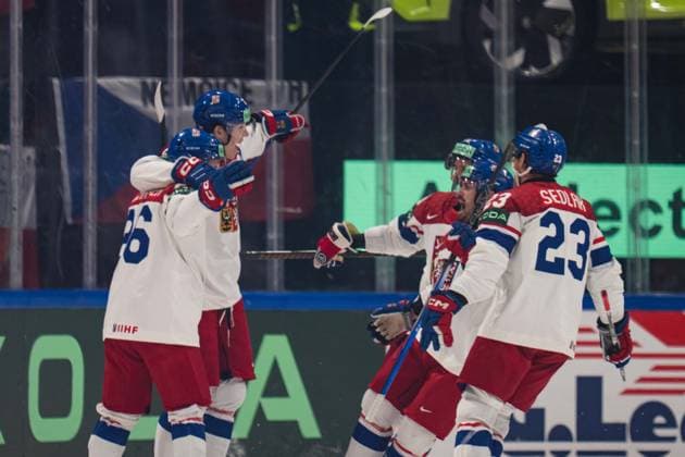 FRIBOURG, FRIBOURG - MAY 26: Czech Republic players celebrate after Marek Alscher scored during the 2026 IIHF World Championship, WM, Weltmeisterschaft match between Czech Republic and Canada at BCF Arena on May 26, 2026 in Fribourg, Fribourg, Switzerland.  Copyright: xLivioxBaeriswylx xSPPx Sportspressphoto_SPR154962