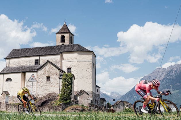 2026 Giro d Italia Stage 16 Picture by Zac Williams SWpix.com - 26 05 2026 - Cycling - 2026 Giro d Italia - Stage 16 - Bellinzona to Cari - Jonas Vingegaard, Visma Lease a Bike. Copyright: x xSWpix.comx(t axPhotographyxHubxLtd)xZacxWilliams SWpix.comx SWP-2645