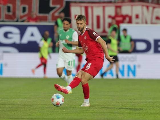 26.05.2026 - Fussball - Saison 2025 2026 - Relegation 2. Fussball Bundesliga - Rückspiel: SpVgg Greuther Fürth ( Kleeblatt ) - Rot Weiss Essen RWE - Sportfoto Zink DaMa - xdaxmax - DFL regulations prohibit any use of photographs as image sequences and or quasi-video - only for editorial use - Torben Müsel (26, Rot-Weiss Essen ) - Freisteller Einzelbild