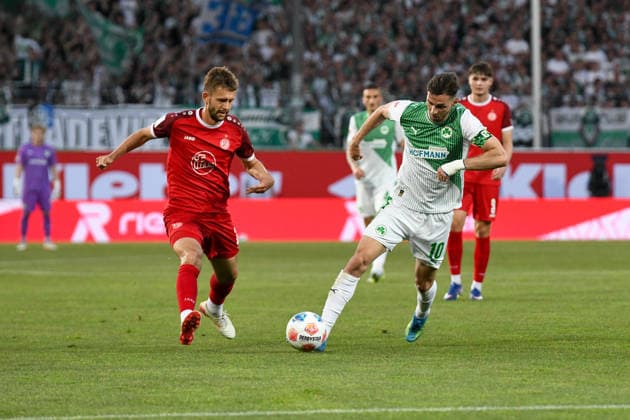 Relegation, SpVgg Greuther Fuerth vs. Rot-Weiss Essen Football, 2nd Bundesliga Relegation, SpVgg Greuther Fuerth vs. Rot-Weiss Essen 26 May 2026 Sportpark Ronhof Thomas Sommer, Fuerth, Germany Image: (fLTR)Michael Kostka (Essen), BraÅ imir Hrgota (Fürth) DFL regulations prohibit any use of photographs as image sequences and or quasi-video. Copyright: xPresseFotoxEvansx xRyanxEvansx