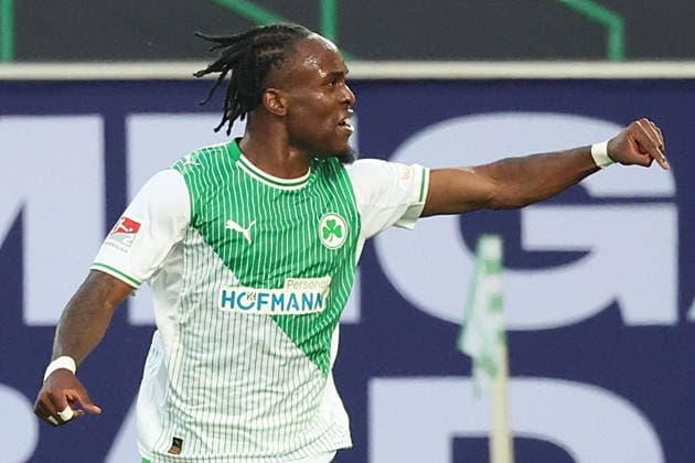 26.05.2026, xrekx, Fussball 2.Bundesliga Relegation, SpVgg Greuther Fuerth - Rot-Weiss Essen v.l. Torjubel nach dem Tor zum celebrating the goal celebrate 1:0 durch Noel Futkeu (SpVgg Greuther Fuerth) (DFL DFB REGULATIONS PROHIBIT ANY USE OF PHOTOGRAPHS as IMAGE SEQUENCES and or QUASI-VIDEO) Fuerth