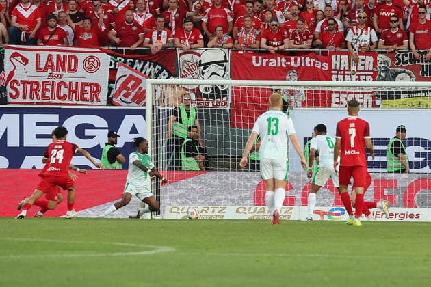 26.05.2026, xrekx, Fussball 2.Bundesliga Relegation, SpVgg Greuther Fuerth - Rot-Weiss Essen v.l. Torschuss zum 1:0 durch Noel Futkeu (SpVgg Greuther Fuerth) (DFL DFB REGULATIONS PROHIBIT ANY USE OF PHOTOGRAPHS as IMAGE SEQUENCES and or QUASI-VIDEO) Fuerth
