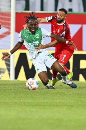 26.05.2026 - Fussball - Saison 2025 2026 - Relegation 2. Fussball Bundesliga - Hinspiel: SpVgg Greuther Fürth ( Kleeblatt ) - Rot Weiss Essen RWE - Sportfoto Zink - xwoxzix - DFL regulations prohibit any use of photographs as image sequences and or quasi-video - only for editorial use - Noel Futkeu (9, SpVgg Greuther Fürth ) Ramien Safi (7, Rot-Weiss Essen )