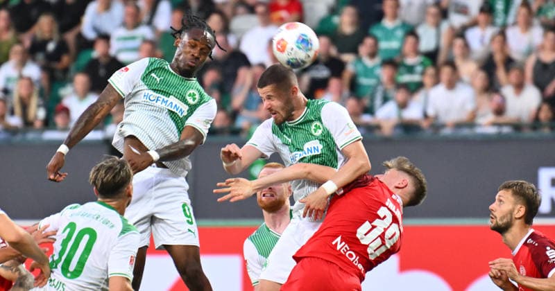26.05.2026 - Fussball - Saison 2025 2026 - Relegation 2. Fussball Bundesliga - Hinspiel: SpVgg Greuther Fürth ( Kleeblatt ) - Rot Weiss Essen RWE - Sportfoto Zink - xwoxzix - DFL regulations prohibit any use of photographs as image sequences and or quasi-video - only for editorial use - Noel Futkeu (9, SpVgg Greuther Fürth ) Jan Elvedi (15, SpVgg Greuther Fürth ) Gianluca Swajkowski (39, Rot-Weiss Essen )