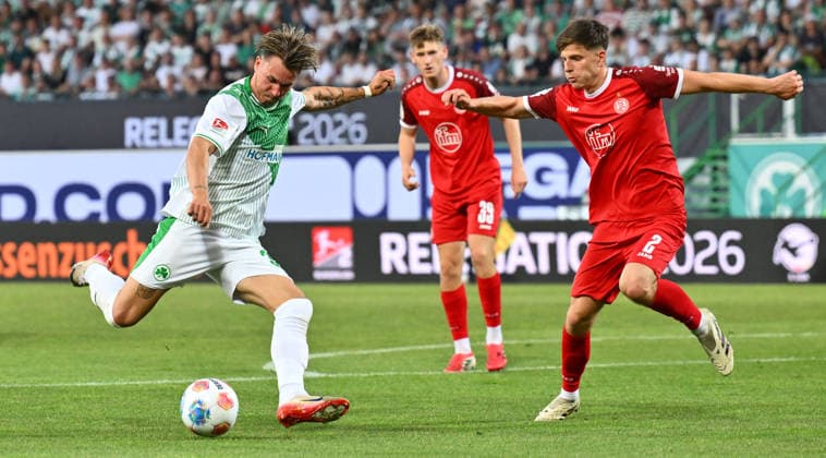 26.05.2026 - Fussball - Saison 2025 2026 - Relegation 2. Fussball Bundesliga - Hinspiel: SpVgg Greuther Fürth ( Kleeblatt ) - Rot Weiss Essen RWE - Sportfoto Zink - xwoxzix - DFL regulations prohibit any use of photographs as image sequences and or quasi-video - only for editorial use - Felix Klaus (30, SpVgg Greuther Fürth ) Michael Kostka (2, Rot-Weiss Essen )