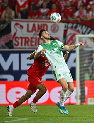 26.05.2026 - Fussball - Saison 2025 2026 - Relegation 2. Fussball Bundesliga - Rückspiel: SpVgg Greuther Fürth ( Kleeblatt ) - Rot Weiss Essen RWE - Sportfoto Zink MeZi - xmexzix - DFL regulations prohibit any use of photographs as image sequences and or quasi-video - only for editorial use - Branimir Hrgota (10, SpVgg Greuther Fürth )