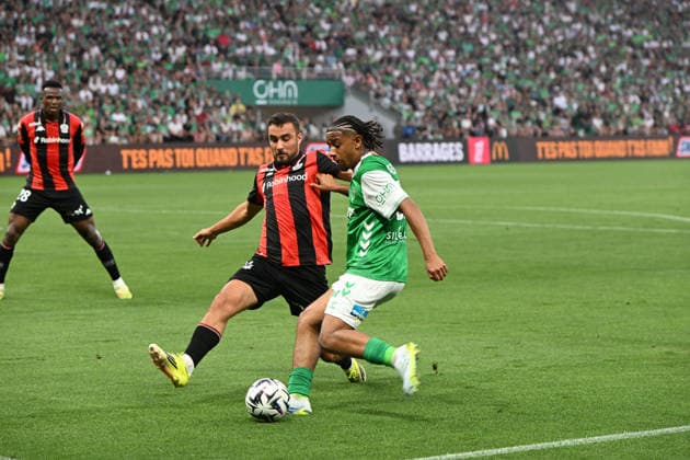 Footbal : AS Saint Etienne v OGC Nice - Barrage ligue 1 - ligue 2 GADEGBEKU Julien of Saint Etienne during the Ligue 2 BKT match between AS Saint-Etienne and OGC Nice Ligue 1-Ligue 2 playoff first leg at Stade Geoffroy-Guichard Saint Etienne on May 26, 2026 in Saint-Etienne, France. SAINT ETIENNEFrance  Copyright: xMouradxAllilix