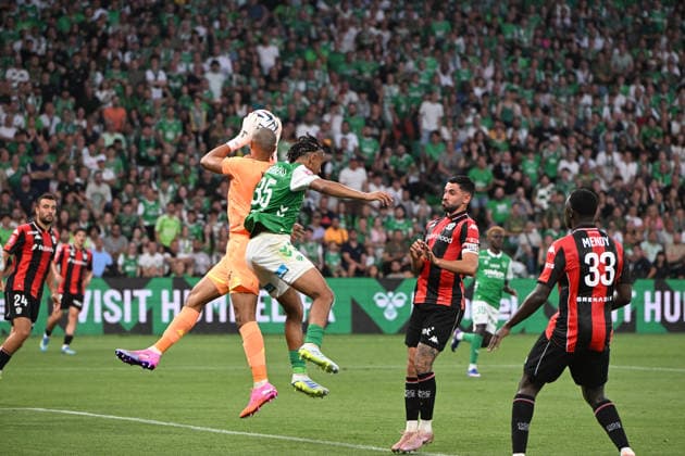 Footbal : AS Saint Etienne v OGC Nice - Barrage ligue 1 - ligue 2 GADEGBEKU Julien of Saint Etienne during the Ligue 2 BKT match between AS Saint-Etienne and OGC Nice Ligue 1-Ligue 2 playoff first leg at Stade Geoffroy-Guichard Saint Etienne on May 26, 2026 in Saint-Etienne, France. SAINT ETIENNEFrance  Copyright: xMouradxAllilix