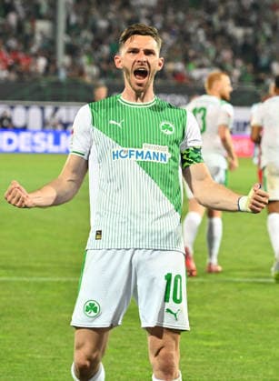 26.05.2026 - Fussball - Saison 2025 2026 - Relegation 2. Fussball Bundesliga - Hinspiel: SpVgg Greuther Fürth ( Kleeblatt ) - Rot Weiss Essen RWE - Sportfoto Zink - xwoxzix - DFL regulations prohibit any use of photographs as image sequences and or quasi-video - only for editorial use - Torjubel Jubel Freude nach Treffer Tor Torschuß zum 2:0 durch Branimir Hrgota (10, SpVgg Greuther Fürth ) -.