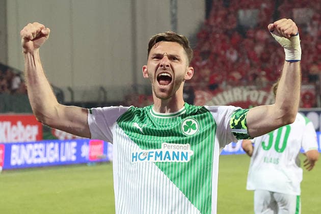 26.05.2026, xrekx, Fussball 2.Bundesliga Relegation, SpVgg Greuther Fuerth - Rot-Weiss Essen v.l. Torjubel nach dem Tor zum celebrating the goal celebrate 2:0 durch Branimir Hrgota (SpVgg Greuther Fuerth) (DFL DFB REGULATIONS PROHIBIT ANY USE OF PHOTOGRAPHS as IMAGE SEQUENCES and or QUASI-VIDEO) Fuerth