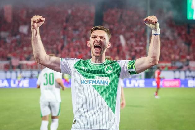 Branimir Hrgota 10 (Spvgg Greuther Fuerth) jubelt nach seinem Tor zum 2:0, SpVgg Greuther Fuerth vs. Rot-Weiss Essen, Fussball, Maenner, Relegation, 2. Bundesliga, DFL, Saison 2025 2026, Rueckspiel, 26.05.2026 DFB regulations prohibit any use of photographs as image sequences and or quasi-video Fuerth Bayern Deutschland
