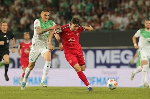 26.05.2026 - Fussball - Saison 2025 2026 - Relegation 2. Fussball Bundesliga - Rückspiel: SpVgg Greuther Fürth ( Kleeblatt ) - Rot Weiss Essen RWE - Sportfoto Zink DaMa - xdaxmax - DFL regulations prohibit any use of photographs as image sequences and or quasi-video - only for editorial use - Philipp Ziereis (4, SpVgg Greuther Fürth ) Jaka Cuber Potocnik (9, Rot-Weiss Essen )