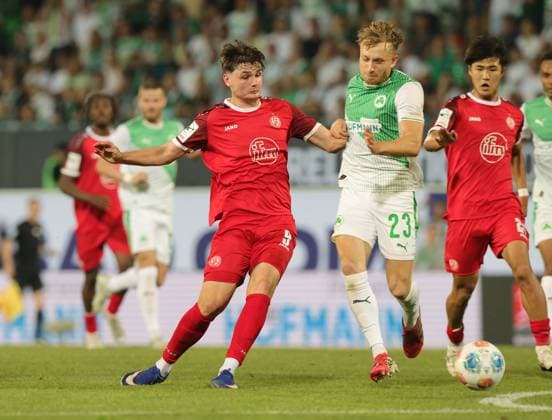 26.05.2026 - Fussball - Saison 2025 2026 - Relegation 2. Fussball Bundesliga - Rückspiel: SpVgg Greuther Fürth ( Kleeblatt ) - Rot Weiss Essen RWE - Sportfoto Zink DaMa - xdaxmax - DFL regulations prohibit any use of photographs as image sequences and or quasi-video - only for editorial use - Jaka Cuber Potocnik (9, Rot-Weiss Essen ) Jannik Dehm ( 23, SpVgg Greuther Fürth )