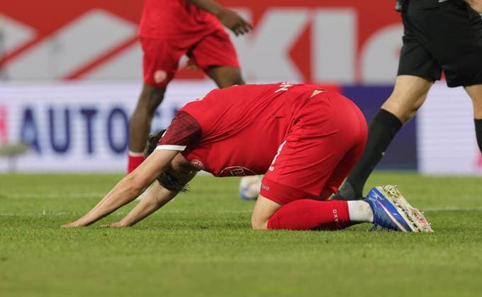 26.05.2026 - Fussball - Saison 2025 2026 - Relegation 2. Fussball Bundesliga - Rückspiel: SpVgg Greuther Fürth ( Kleeblatt ) - Rot Weiss Essen RWE - Sportfoto Zink DaMa - xdaxmax - DFL regulations prohibit any use of photographs as image sequences and or quasi-video - only for editorial use - Jaka Cuber Potocnik (9, Rot-Weiss Essen ) enttäuscht Enttäuschung
