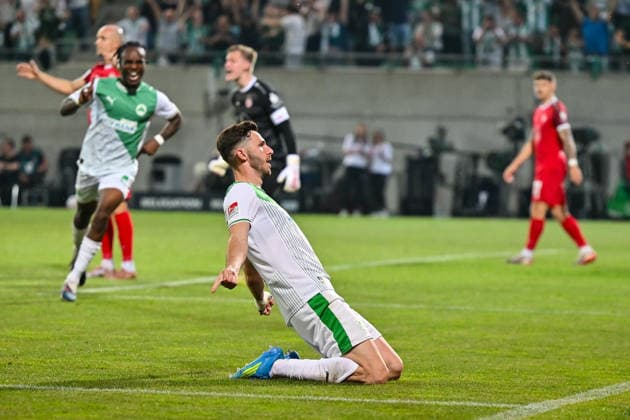 Relagation 2.Bundesliga: SpVgg Greuther Fürth - Rot-Weiss Essen; 26.05.2026 FÜRTH, GERMANY - 26. MAI: Jubel der Fürther nach dem Treffer zum 2-0 durch Branimir HRGOTA (SpVgg Greuther Fuerth 10) Tor Torschuetze Freude Happy während dem Match zwischen der SpVgg Greuther Fürth und Rot-Weiss Essen beim Rückspiel der Relegation zur 2. Bundesliga im Sportpark Ronhof DFL REGULATIONS PROHIBIT ANY USE OF PHOTOGRAPHS AS IMAGE SEQUENCES AND OR QUASI-VIDEO Copyright: xBEAUTIFULxSPORTS Goldbergx