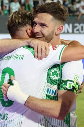 26.05.2026, xrekx, Fussball 2.Bundesliga Relegation, SpVgg Greuther Fuerth - Rot-Weiss Essen v.l. Torjubel nach dem Tor zum celebrating the goal celebrate 2:0 durch Branimir Hrgota (SpVgg Greuther Fuerth) mit Felix Klaus (SpVgg Greuther Fuerth) (DFL DFB REGULATIONS PROHIBIT ANY USE OF PHOTOGRAPHS as IMAGE SEQUENCES and or QUASI-VIDEO) Fuerth