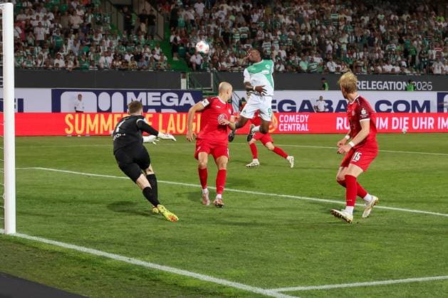 Noel Futkeu 9 (Spvgg Greuther Fuerth) verpasst eine Flanke knapp, SpVgg Greuther Fuerth vs. Rot-Weiss Essen, Fussball, Maenner, Relegation, 2. Bundesliga, DFL, Saison 2025 2026, Rueckspiel, 26.05.2026 DFB regulations prohibit any use of photographs as image sequences and or quasi-video Fuerth Bayern Deutschland