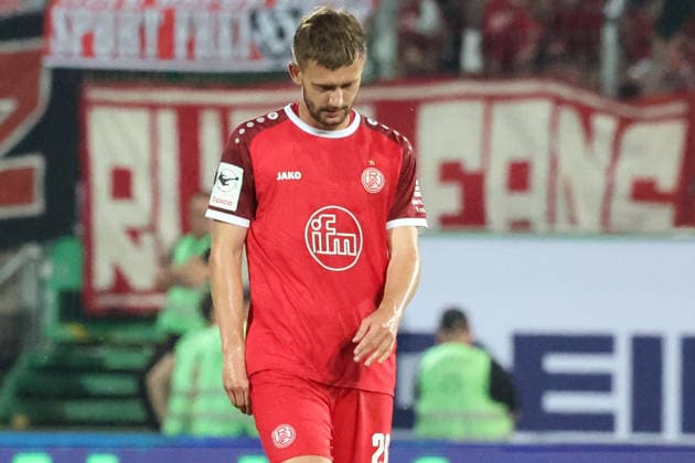 26.05.2026, xrekx, Fussball 2.Bundesliga Relegation, SpVgg Greuther Fuerth - Rot-Weiss Essen v.l. Torben Müsel Muesel (Rot-Weiss Essen) enttaeuscht, enttäuscht, schaut enttaeuscht, niedergeschlagen, disappointed (DFL DFB REGULATIONS PROHIBIT ANY USE OF PHOTOGRAPHS as IMAGE SEQUENCES and or QUASI-VIDEO) Fuerth
