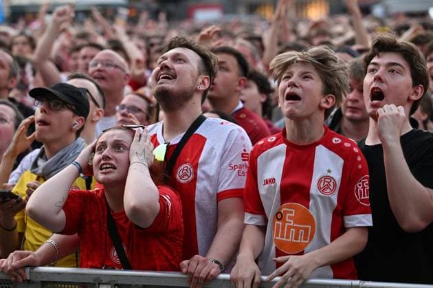 Public Viewing Relegation Rot-Weiss Essen ** NUR FÜR REDAKTIONELLE ZWECKE ** EDITORIAL USE ONLY **<p>Public Viewing SpVgg Greuther Fürth gegen Rot-Weiss Essen auf dem Kennedyplatz, am 26.05.2026 in Essen. Rückspiel der Relegation zur 2. Bundesliga, SpVgg Greuther Fürth gegen Rot-Weiss Essen. Deutschland NRW Essen Copyright: SocratesxTassos