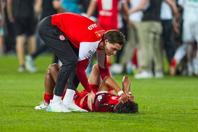 26.05.2026, xydrx, Herren, Fußball, Relegation Rückspiel, 2.Bundesliga, SpVgg Greuther Fürth - Rot-Weiss Essen, Saison 2025 2026, Sportpark Ronhof: Kaito Mizuta (Rot-Weiss Essen, 24) traurig enttäuscht über den verpassten Aufstieg DFB regulations prohibit any use of photographs as image sequences and or quasi-video. Copyright: HMBxMedia YannisxDreimann