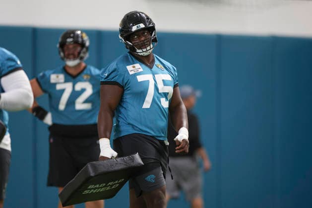 JACKSONVILLE, FL - MAY 26: Jacksonville Jaguars offensive lineman Emmanuel Pregnon (75) during Jacksonville Jaguars OTA on May 26, 2026 at Miller Electric Center in Jacksonville, Fl. (Photo by David Rosenblum Icon Sportswire) NFL, American Football Herren, USA MAY 26 Jacksonville Jaguars OTA EDITORIAL USE ONLY Icon260526127050