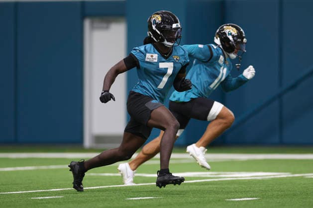 JACKSONVILLE, FL - MAY 26: Jacksonville Jaguars wide receiver Brian Thomas Jr. (7) runs during Jacksonville Jaguars OTA on May 26, 2026 at Miller Electric Center in Jacksonville, Fl. (Photo by David Rosenblum Icon Sportswire) NFL, American Football Herren, USA MAY 26 Jacksonville Jaguars OTA EDITORIAL USE ONLY Icon260526127574