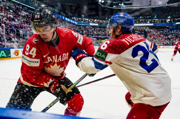 FRIBOURG, SWITZERLAND - MAY 26: Porter Martone of Canada L) against Jiri Tichacek of Czechia R) during the 2026 IIHF Ice hockey, Eishockey World Championship, WM, Weltmeisterschaft Switzerland game between Czechia and Canada at BCF Arena on May 26, 2026 in Fribourg, Fribourg. Fribourg BCF Arena Fribourg Switzerland Copyright: xJustPictures.ch JarixPestelaccix jp-en-EuSpIm-JP6_JAR_Czechia_Canada_26May2026_00164