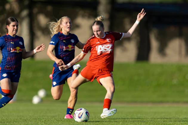 Regionalliga Nordost Frauen: 1. FFV Erfurt vs. RB Leipzig II; Erfurt; 26.05.2026 1:3 durch Maja Felicitas Bauerschmidt ( 10; 1. FFV Erfurt) Regionalliga Nordost Frauen: 1. FFV Erfurt vs. RB Leipzig II; Sportforum Johannesplatz Erfurt; 26.05.2026 Copyright: xBEAUTIFULxSPORTS Duehringx