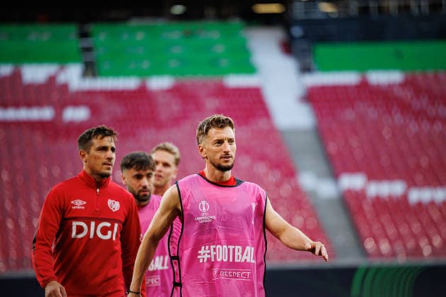 Ivan Balliu seen during the Rayo Vallecano de Madrid Official Training Session before UEFA Conference League 2026 final (Maciej Rogowski Ball Raw Images) Leipzig Red Bull Arena Germany Copyright: xMaciejxRogowskix maciejrogowski_26_05_2026_small-53