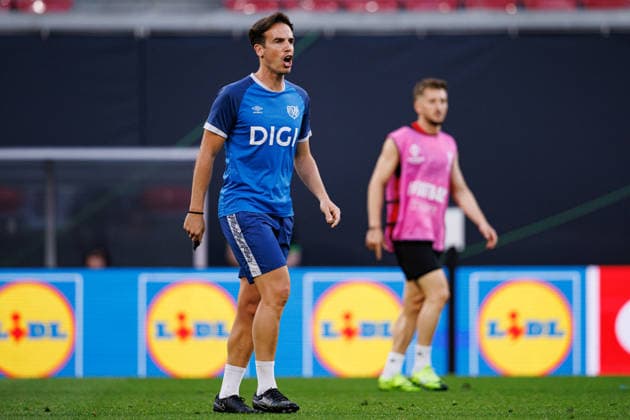 Inigo Perez seen during the Rayo Vallecano de Madrid Official Training Session before UEFA Conference League 2026 final (Maciej Rogowski Ball Raw Images) Leipzig Red Bull Arena Germany Copyright: xMaciejxRogowskix maciejrogowski_26_05_2026_small-62