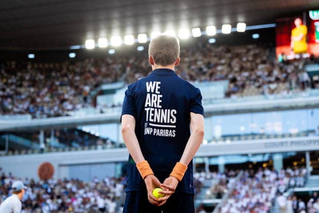 PARIS, FRANCE - MAY 26: Ball Kid in the Men s Singles First Round match on Day Three of the 2026 French Open at Roland Garros on May 26, 2026 in Paris, France. (Photo by Pauline FIGUET SPP)  Copyright: xPaulinexFIGUETx xSPPx Sportspressphoto_SPR155069