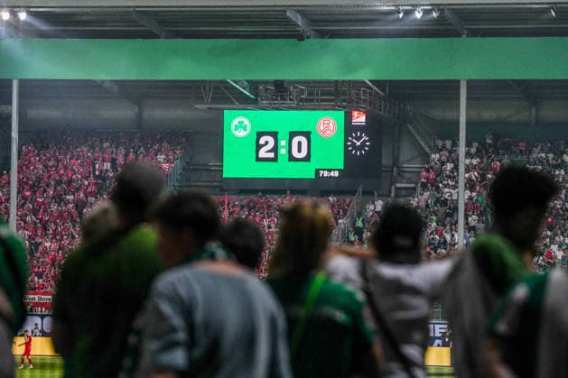 Relegation, SpVgg Greuther Fuerth vs. Rot-Weiss Essen Football, 2nd Bundesliga Relegation, SpVgg Greuther Fuerth vs. Rot-Weiss Essen 26 May 2026 Sportpark Ronhof Thomas Sommer, Fuerth, Germany Image: Final score as viewed from the stands. DFL regulations prohibit any use of photographs as image sequences and or quasi-video. Copyright: xPresseFotoxEvansx xRyanxEvansx