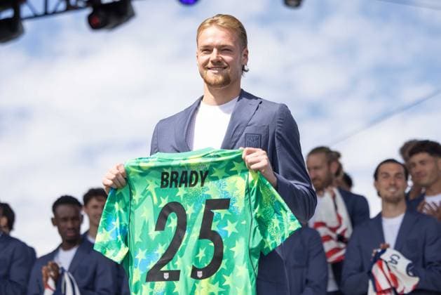 May 26, 2026, New York, Ny, United States: Chris Brady, player of United States, poses with his jersey during the United States World Cup roster reveal on May 26, 2026 in New York City. New York United States - ZUMAv122 20260526_aap_v122_036 Copyright: xWilliamxVolcovx