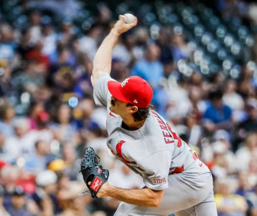 St. Louis Cardinals relief pitcher Ryan Fernandez throws in the fifth inning of the MLB, Baseball Herren, USA game between the St. Louis Cardinals and the Milwaukee Brewers at American Family Field in Milwaukee, Wisconsin on Tuesday, May 26, 2026.  MIL20260526823 TANNENxMAURY