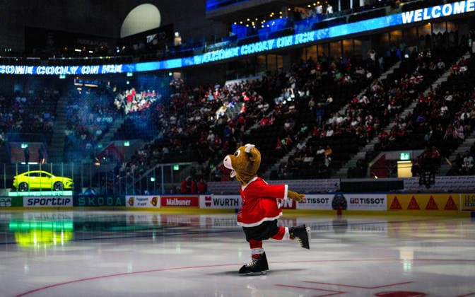 Ice hockey, Eishockey - IIHF WC 2026 ZURICH,SWITZERLAND,26.MAY.26 - ICE HOCKEY - IIHF Ice Hockey World Championship, WM, Weltmeisterschaft 2026, group stage, USA vs Austria. Image shows an official mascot Cooly.  GEPAxpictures xMaticxKlansek
