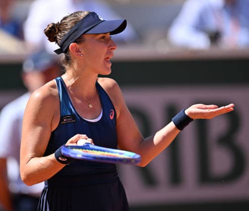 2026 French Open, Roland-Garros - Day 4 PARIS, FRANCE - MAY 27: Belinda Bencic of Switzerland reacts during the match against Caty McNally of the United States in the Women s Singles second-round match on Day Four of the 2026 French Open at Roland Garros on May 27, 2026 in Paris, France. Mustafa Yalcin Anadolu Paris France. Editorial use only. Please get in touch for any other usage.  Copyright: x2026xAnadoluxMustafaxYalcinx