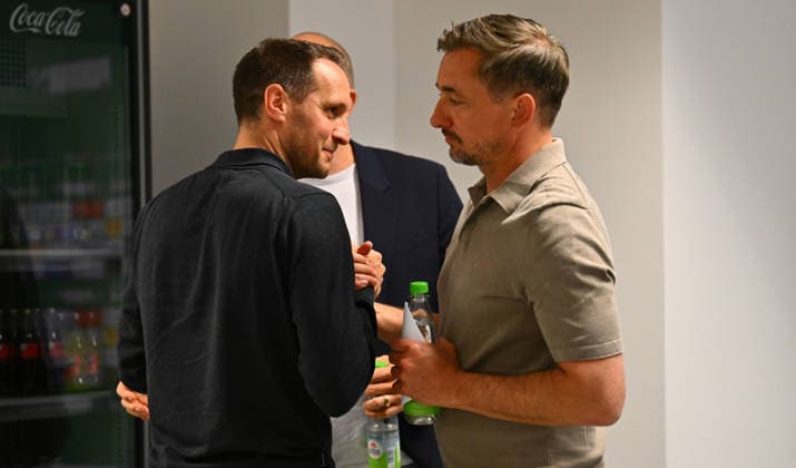 27.05.2026 - SpVgg Greuther Fürth Fuerth - - Medientermin Pressetermin - Vorstellung neuer Geschäftsführer - - Stephan Fürstner ( Sportdirektor SpVgg Greuther Fürth ) Daniel Meyer ( Geschäftsführer Sport SpVgg Greuther Fürth ) Handschlag Handshake