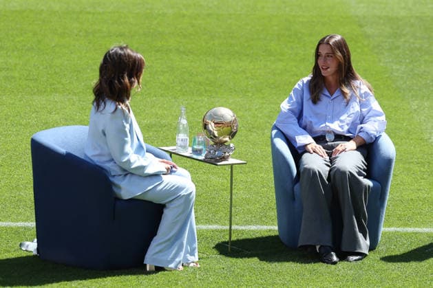 Alexia Putellas attends farewell ceremony at Camp Nou in Barcelona BARCELONA, SPAIN - MAY 27: FC Barcelona, Barca captain Alexia Putellas (R) sits next to the trophies won with the club during a farewell ceremony at Camp Nou Stadium in Barcelona on May 27, 2026. Adria Puig Anadolu Barcelona Spain. Editorial use only. Please get in touch for any other usage.  Copyright: x2026xAnadoluxAdriaxPuigx